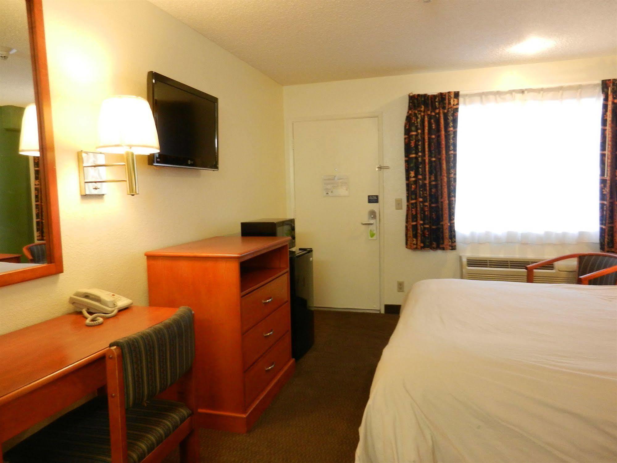 Simply Home Inn & Suites - Riverside Exteriör bild
