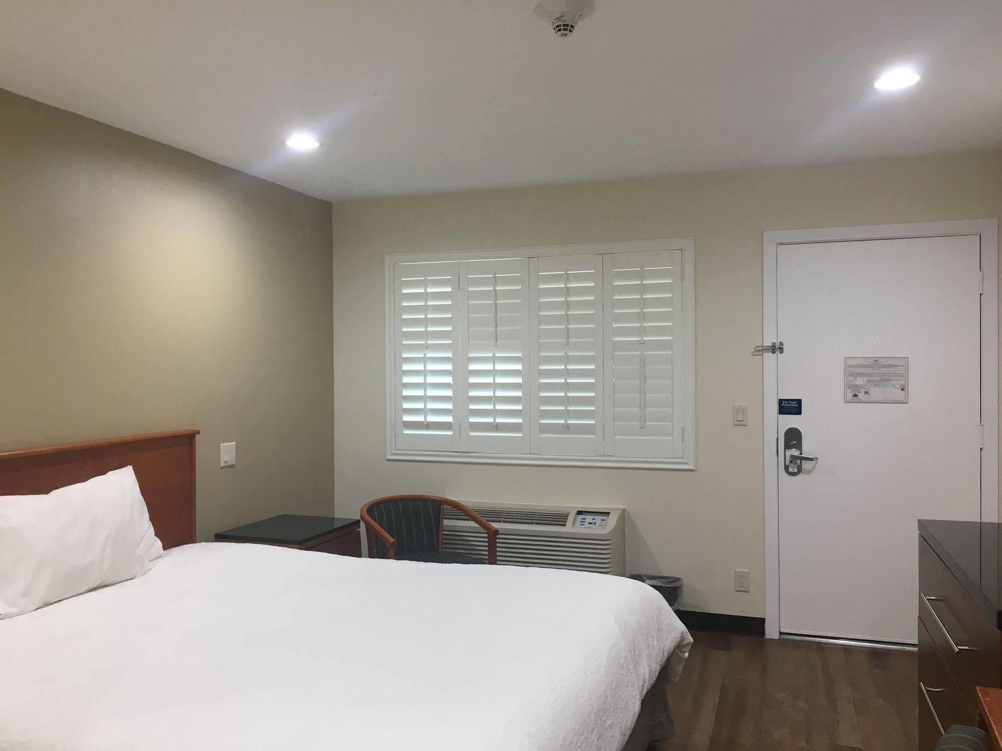 Simply Home Inn & Suites - Riverside Exteriör bild