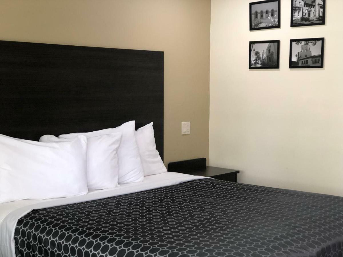 Simply Home Inn & Suites - Riverside Exteriör bild