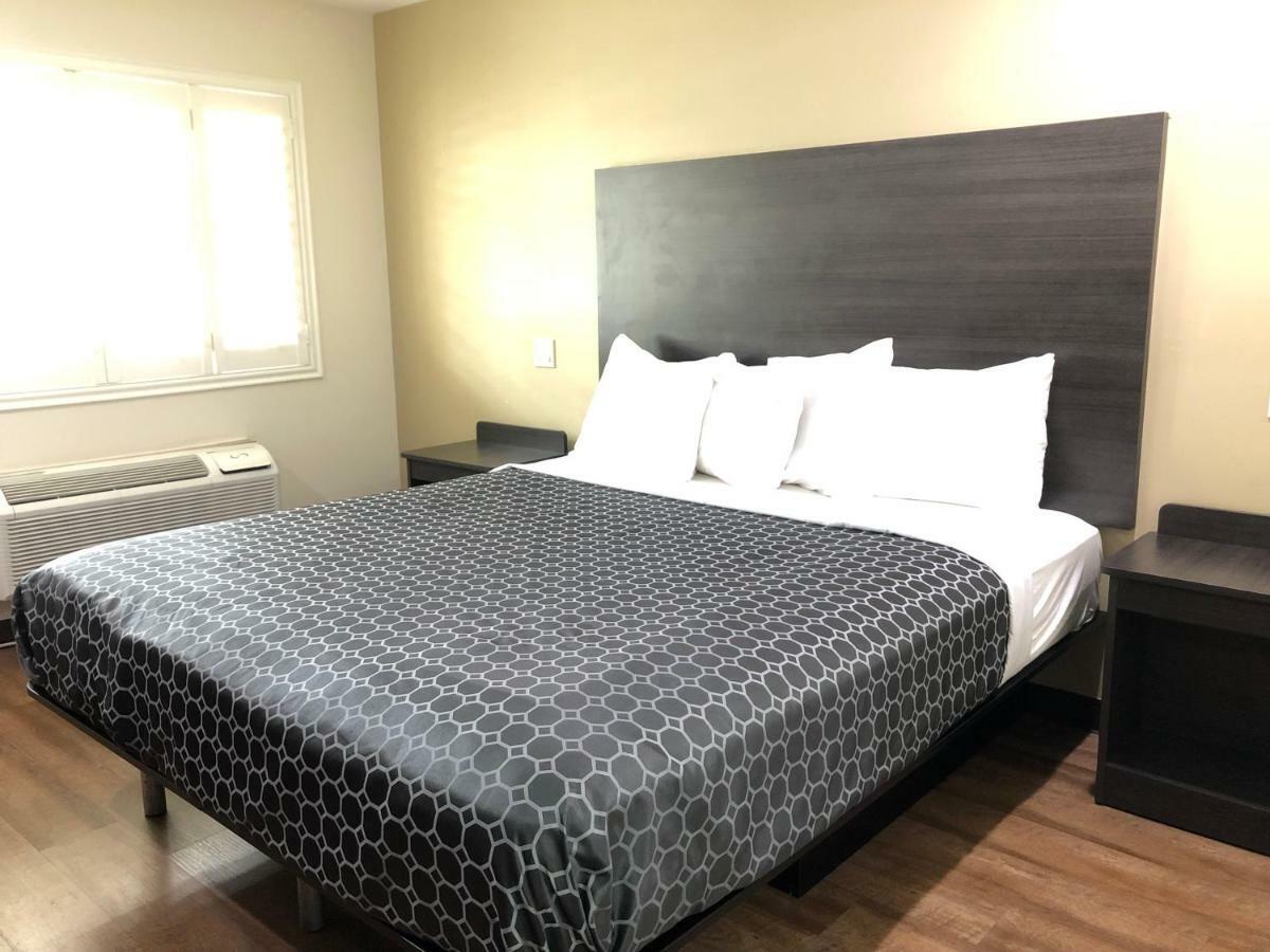 Simply Home Inn & Suites - Riverside Exteriör bild